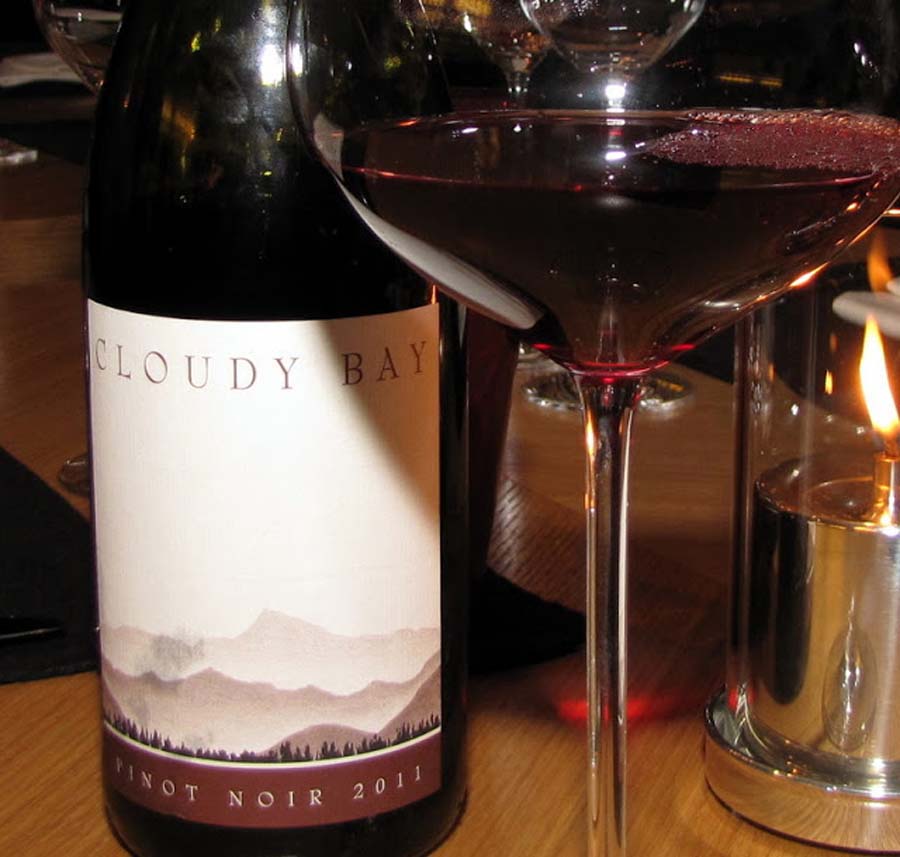 Rượu vang New Zealand Cloudy Bay Pinot Noir