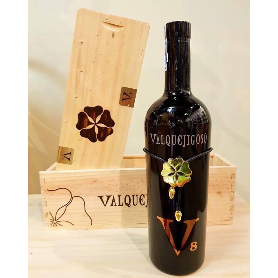 Rượu vang Tây Ban Nha V8 Valpuejigoso