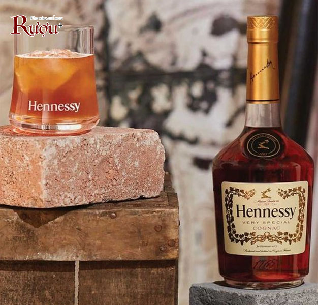 Rượu Cognac Hennessy VS