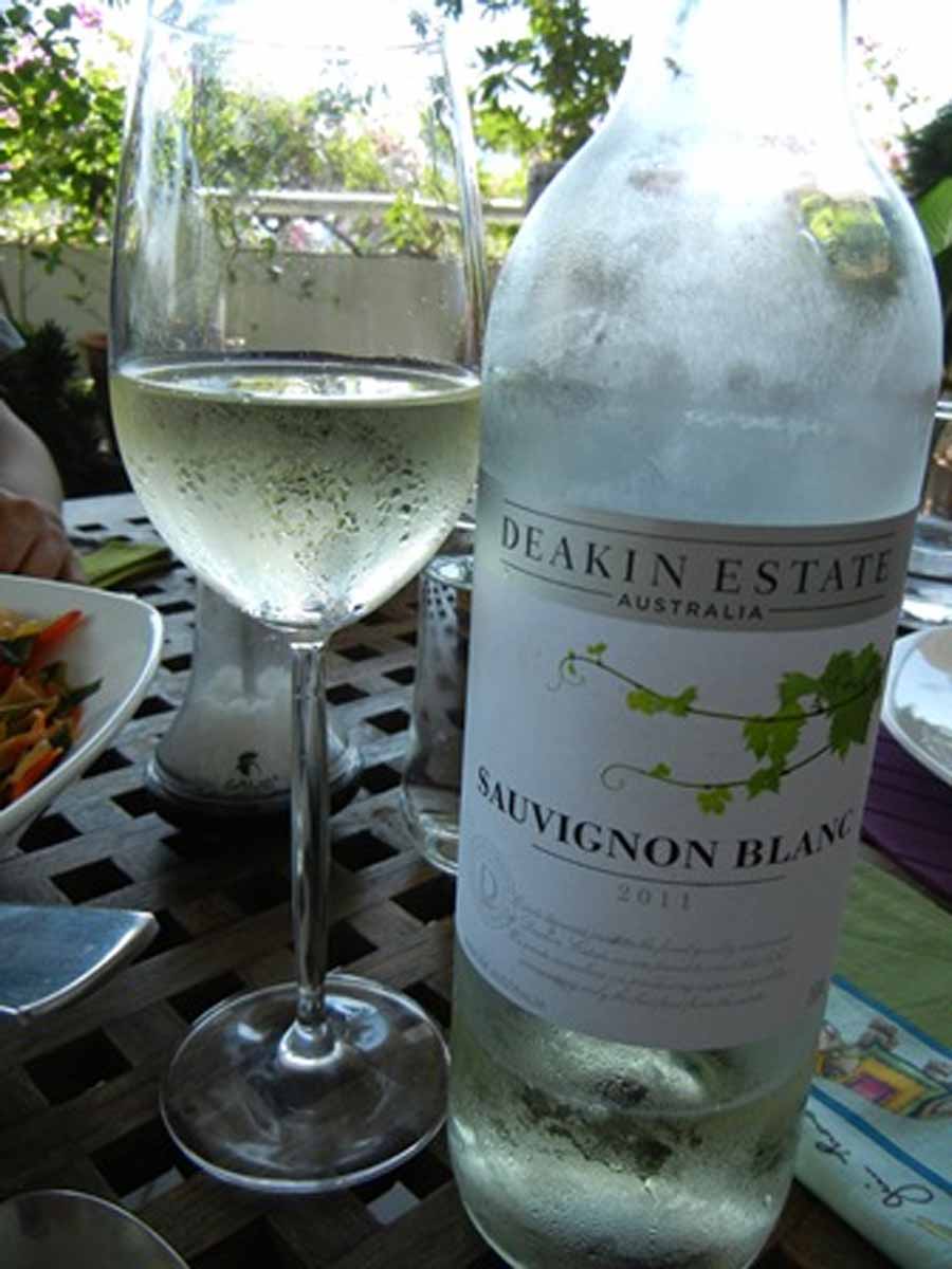 Rượu vang Úc Deakin Estate Sauvignon Blanc