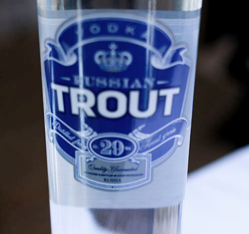 Rượu Vodka Russian Trout (Vodka Cá Hồi)