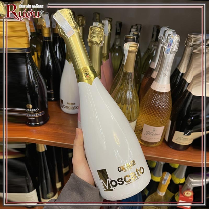 Moscato Bianco in White Flute