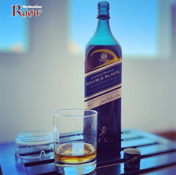 Rượu Johnnie Walker Double Black
